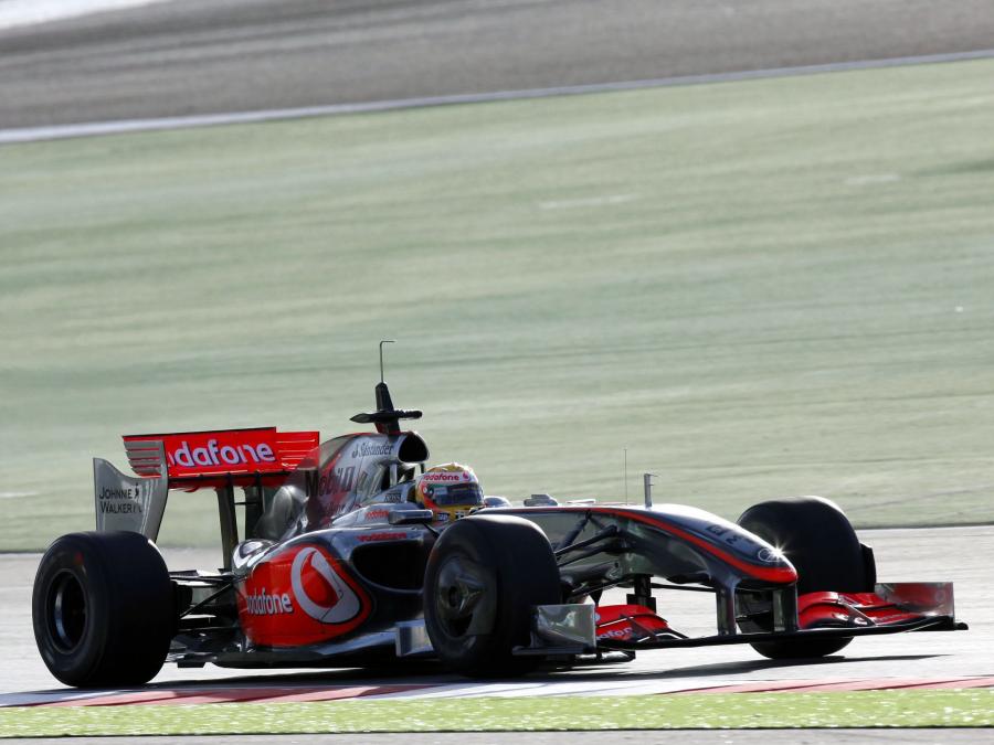  McLaren Mercedes-Benz MP4-24 2009 года  (фото 10 из 16)